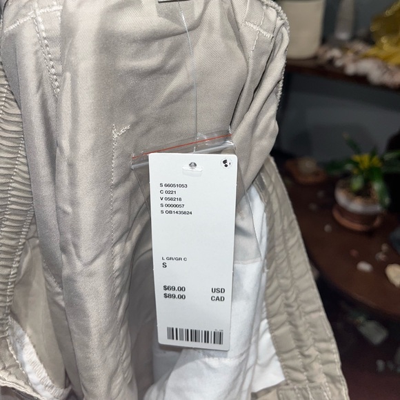 Standard Cloth Split Hem Trouser
UO - Picture 5 of 8